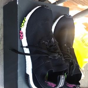 Like New NMD Adidas sneakers Sz 7